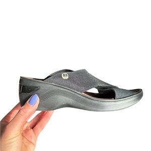 Bzees Desire Wedge Sandals Black Stretch Comfort Platform Slip On 7.5